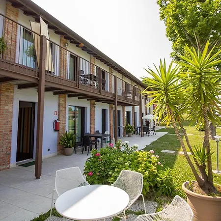 Apartmanhotel Residenze Di La' Dal Fiume *